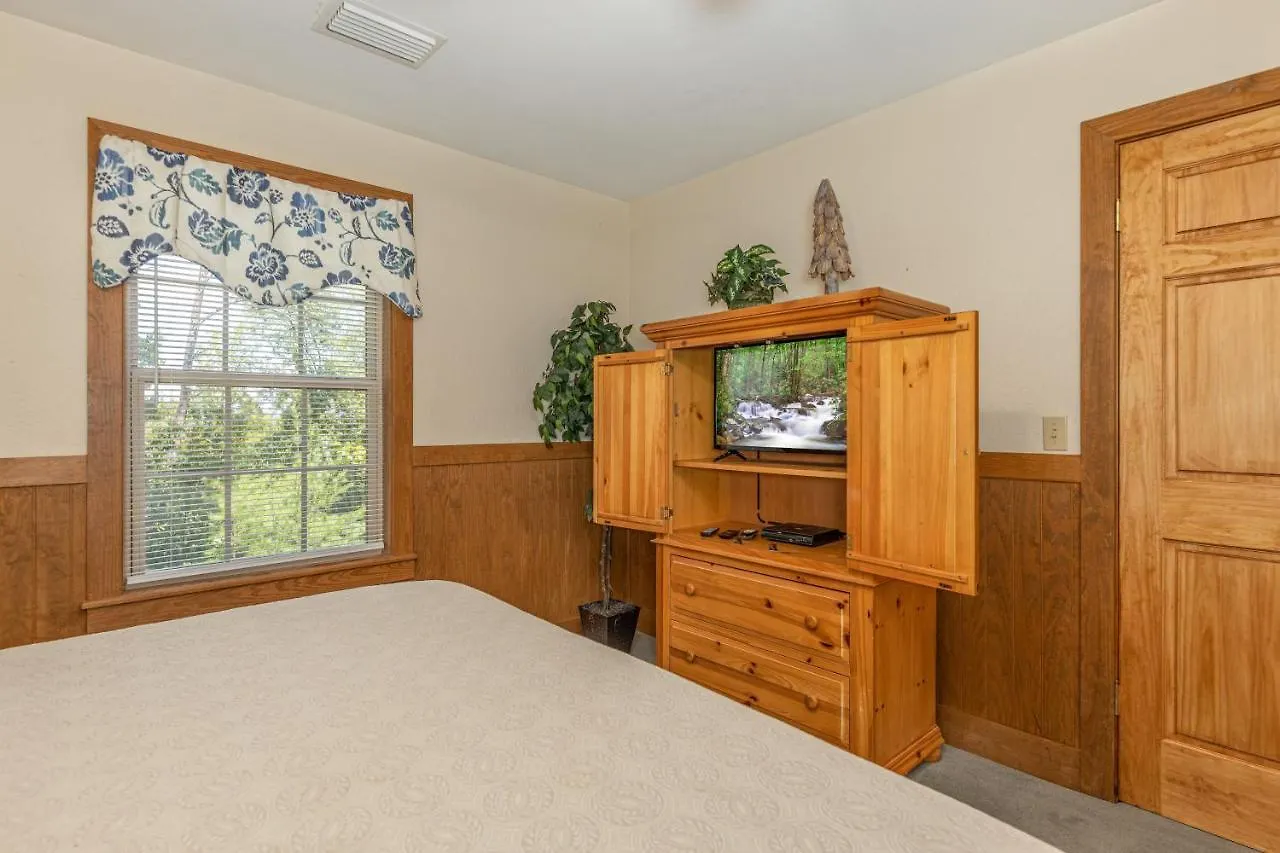 Red Maple * Pigeon Forge