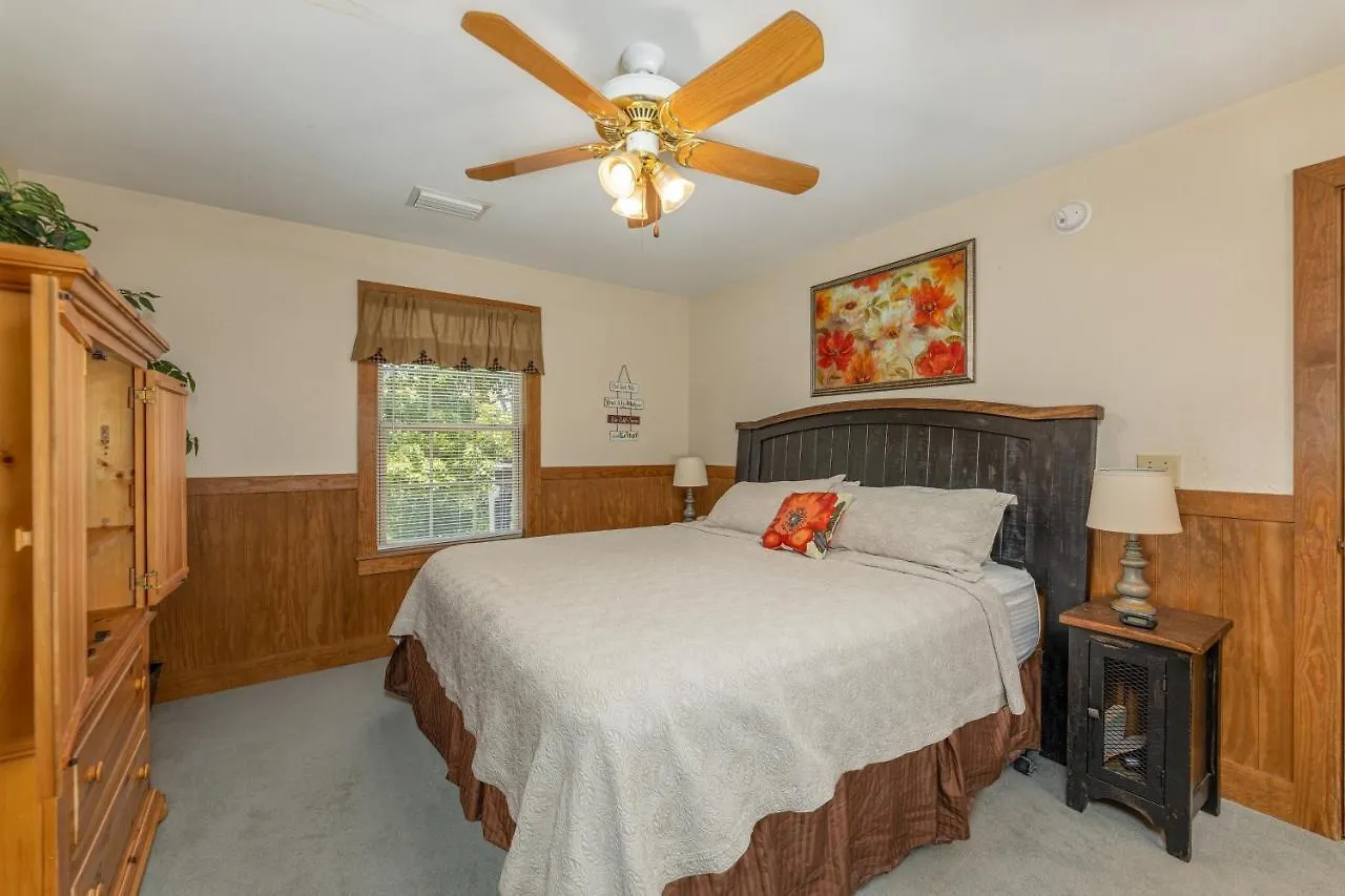 Chalet Red Maple *