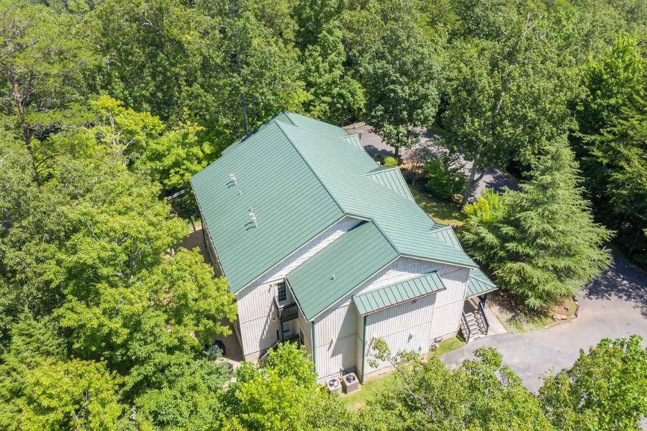 Chalet Red Maple