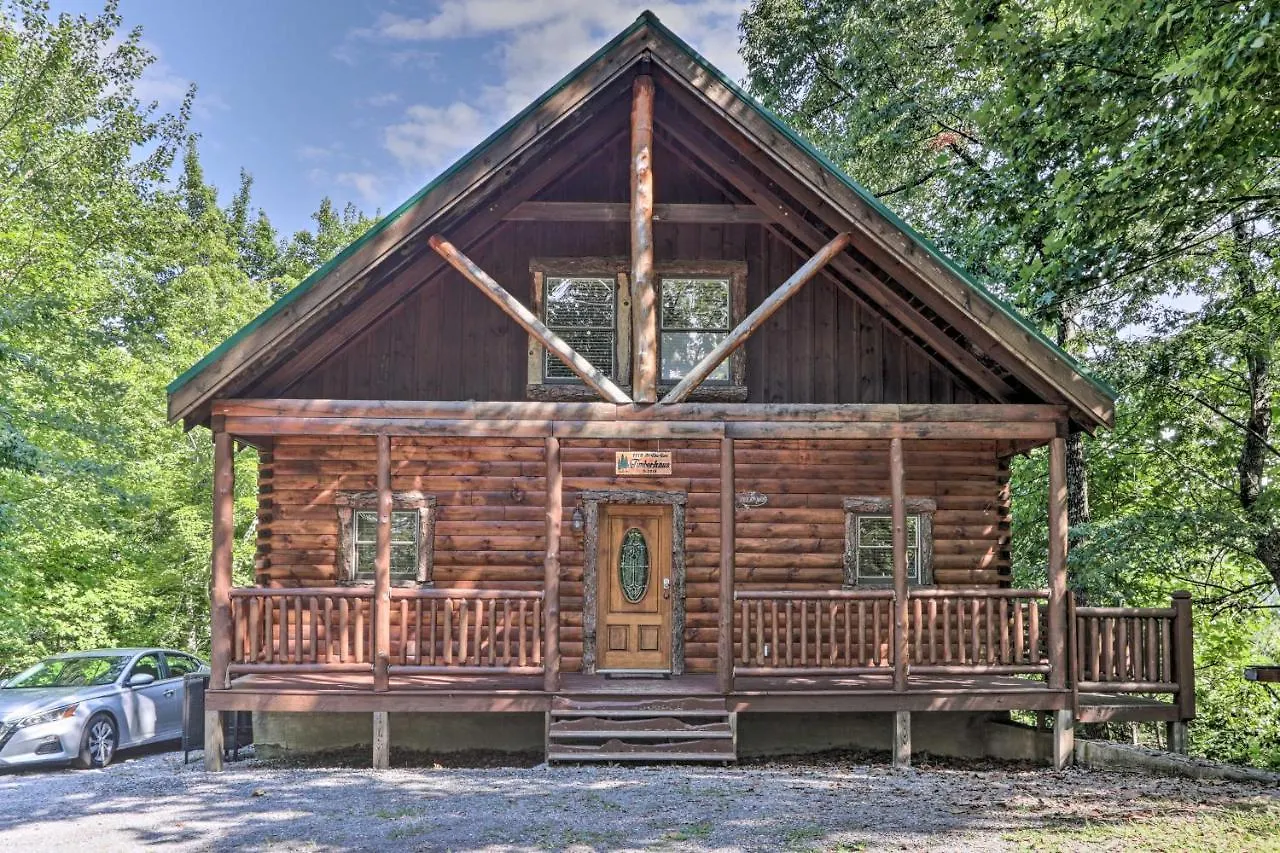 Sky Harbor Sevierville With Hot Tub And Deck! Holiday home *