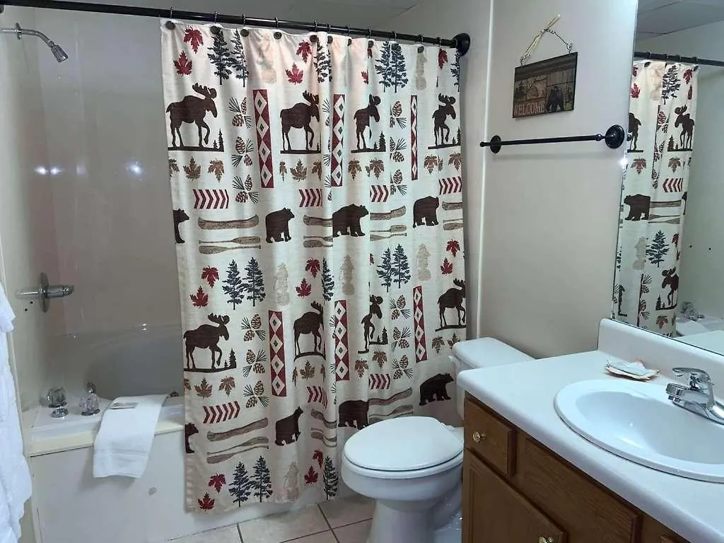 Whispering Pines 111 Holiday home *