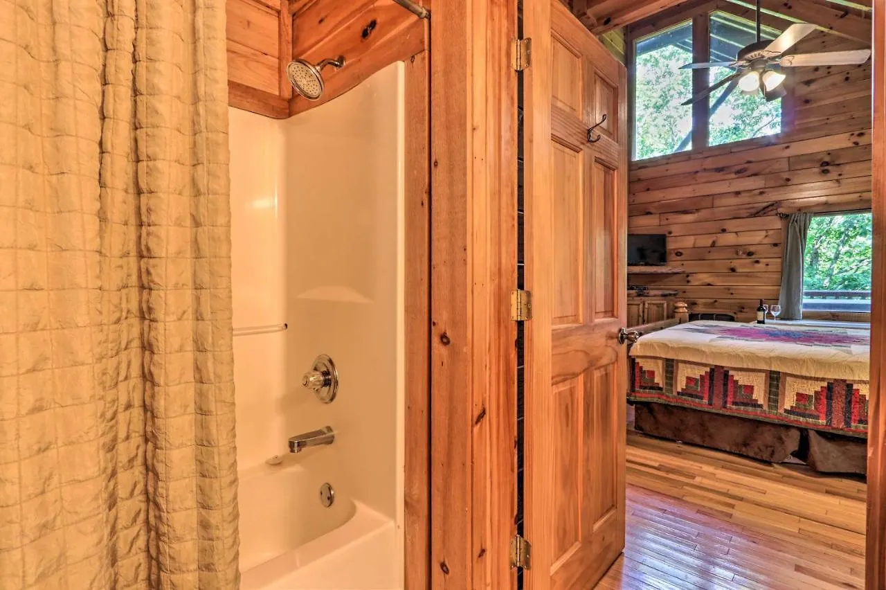 Holiday home Sky Harbor Sevierville With Hot Tub And Deck! Pigeon Forge