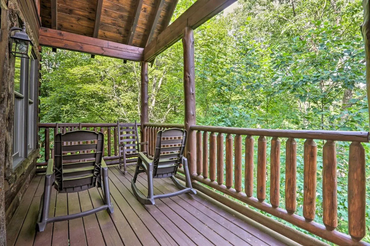 Holiday home Sky Harbor Sevierville With Hot Tub And Deck! Pigeon Forge