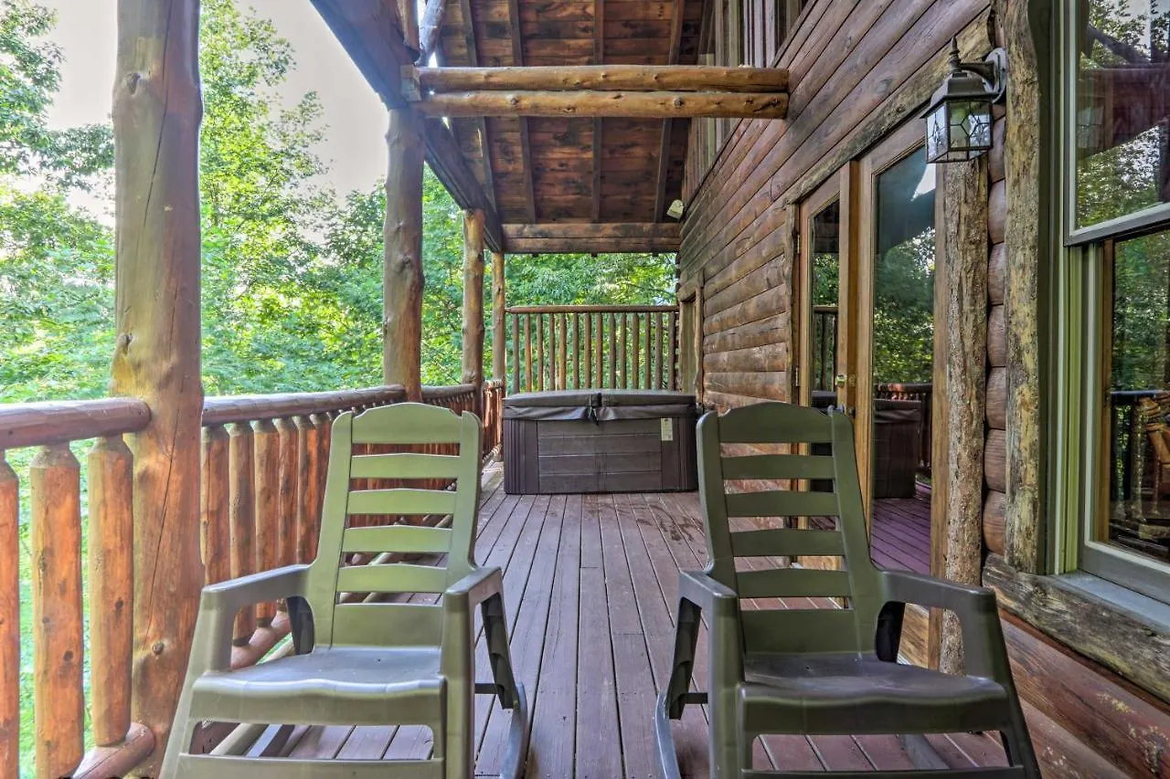 Holiday home Sky Harbor Sevierville With Hot Tub And Deck! Pigeon Forge