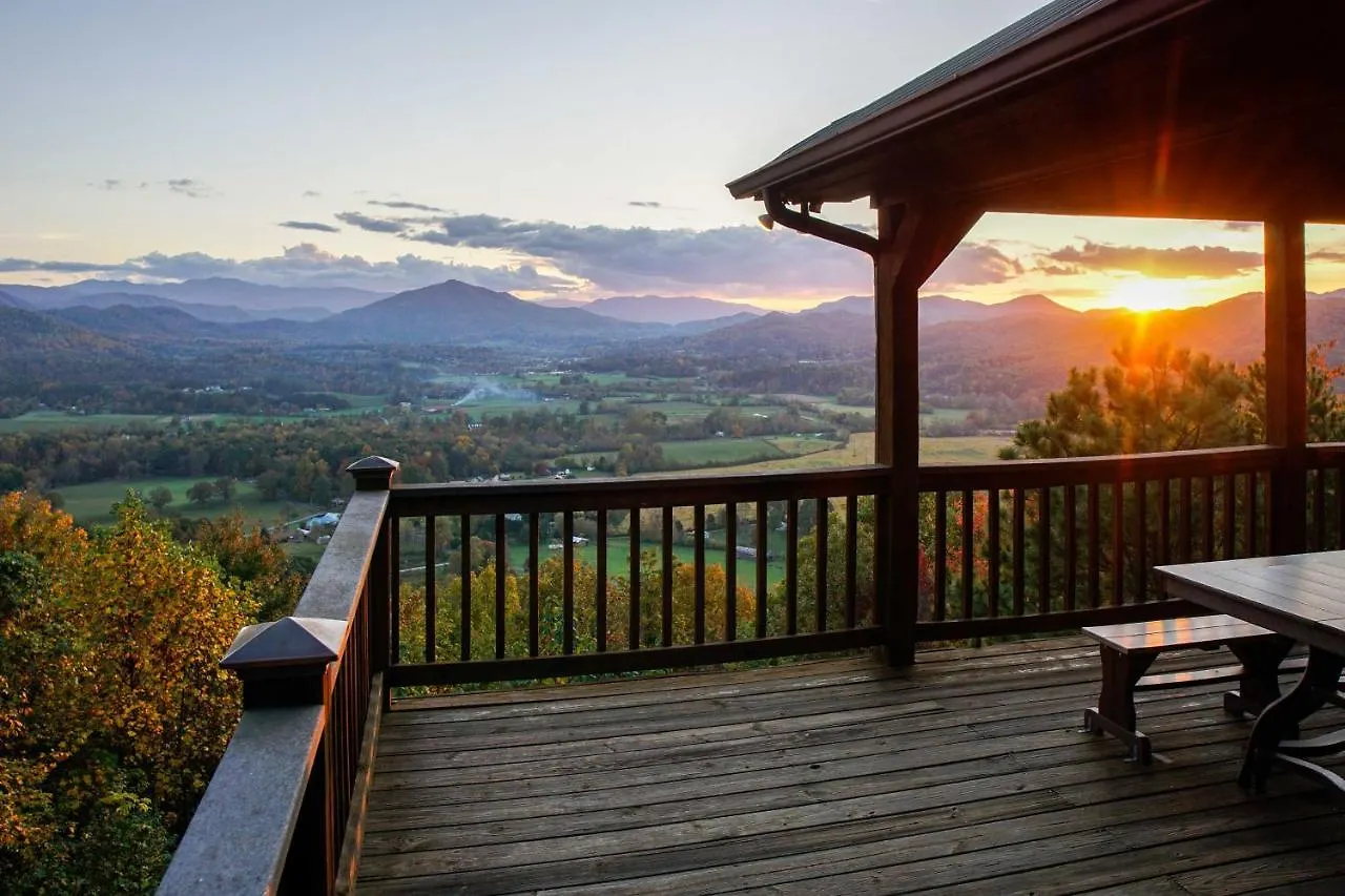 Holiday home Smoky Mountain Retreat With Hot Tub, Arcade Games *