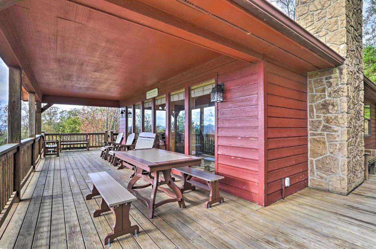 Smoky Mountain Retreat With Hot Tub, Arcade Games