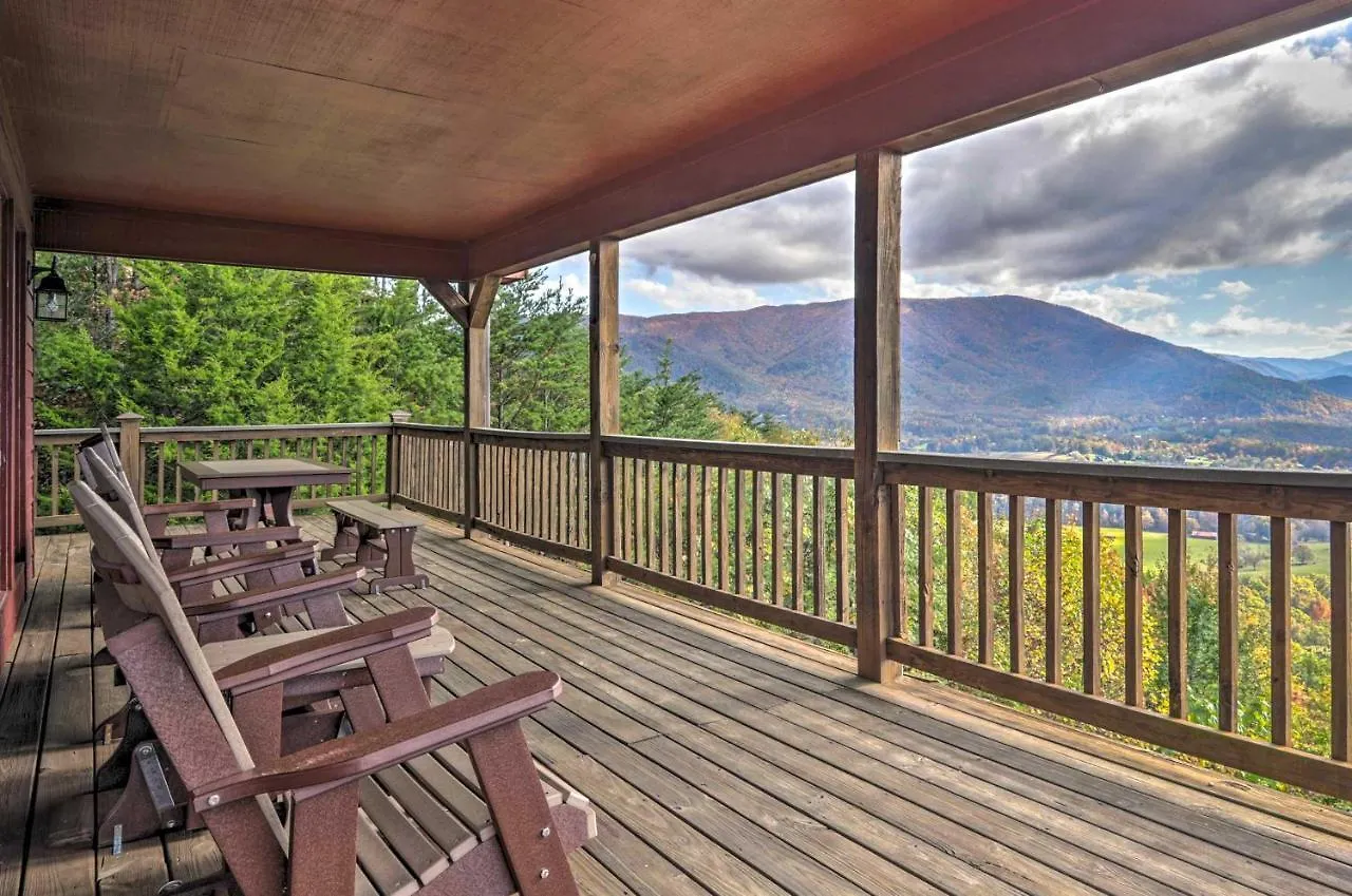 Smoky Mountain Retreat With Hot Tub, Arcade Games Сasa de vacaciones Pigeon Forge