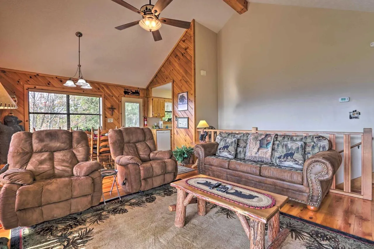 Smoky Mountain Retreat With Hot Tub, Arcade Games Pigeon Forge