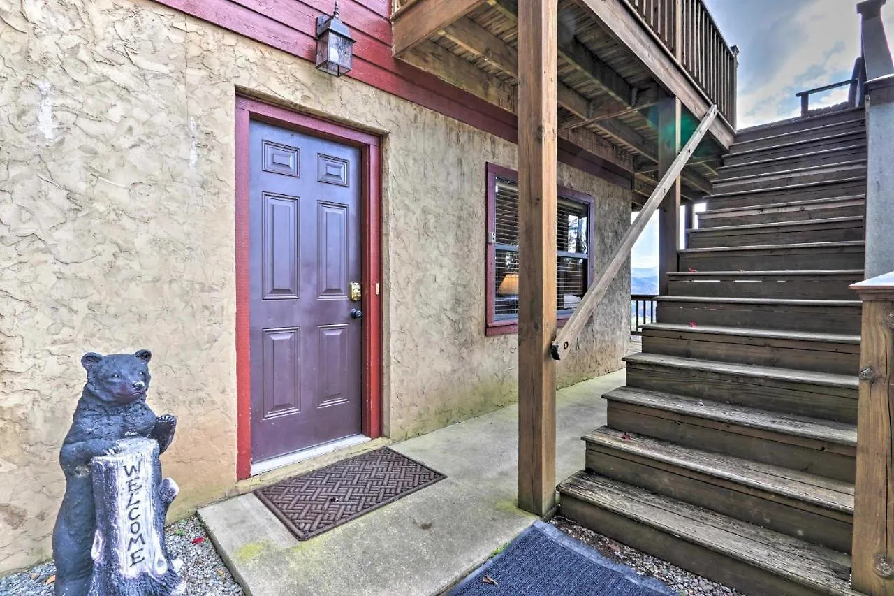 Smoky Mountain Retreat With Hot Tub, Arcade Games