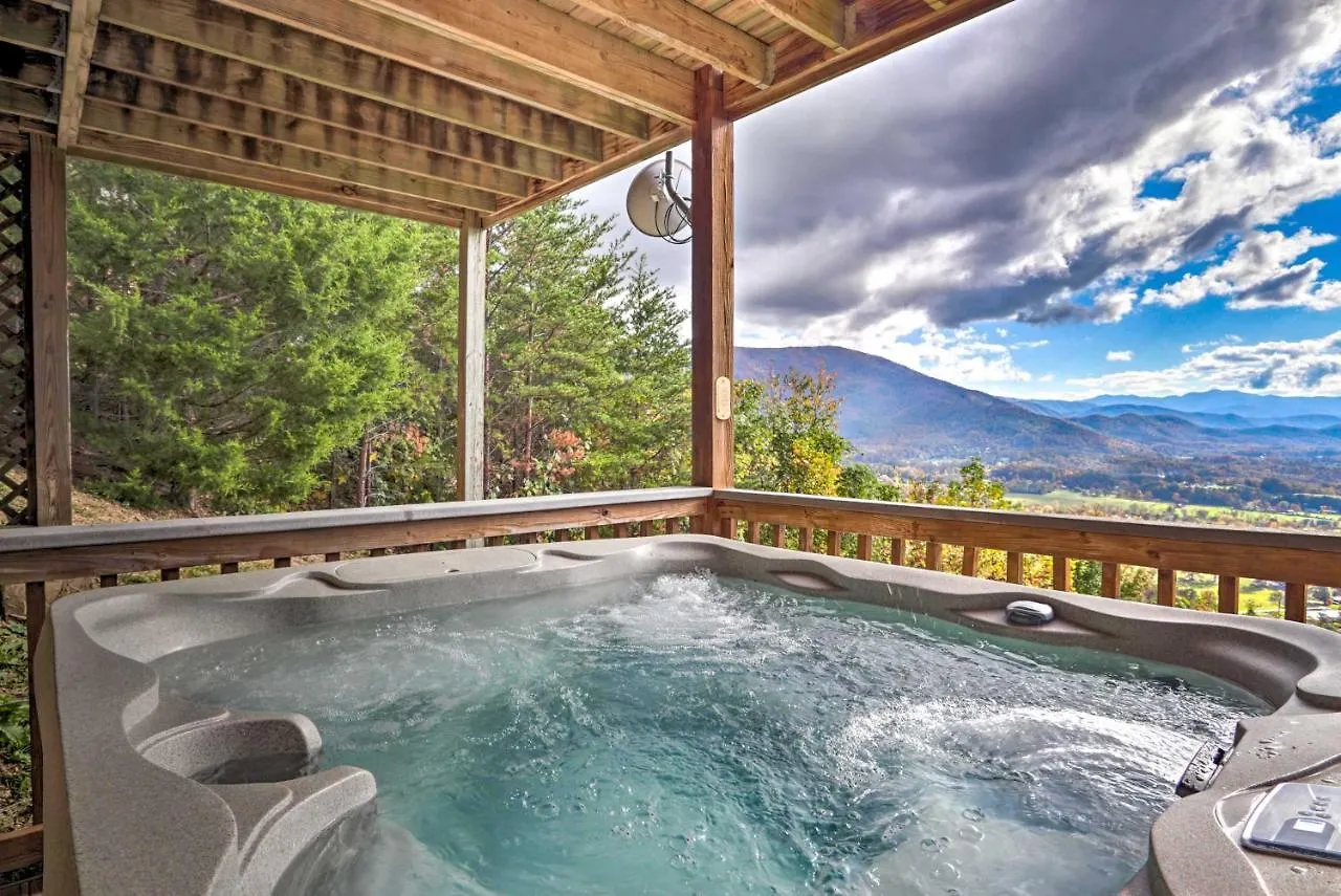 Smoky Mountain Retreat With Hot Tub, Arcade Games Сasa de vacaciones Pigeon Forge