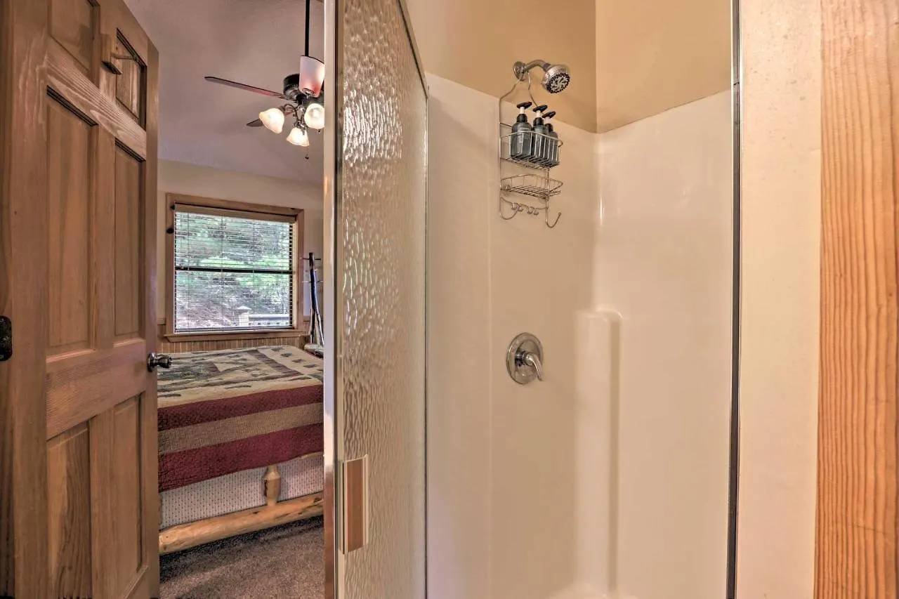 Smoky Mountain Retreat With Hot Tub, Arcade Games Holiday home Pigeon Forge