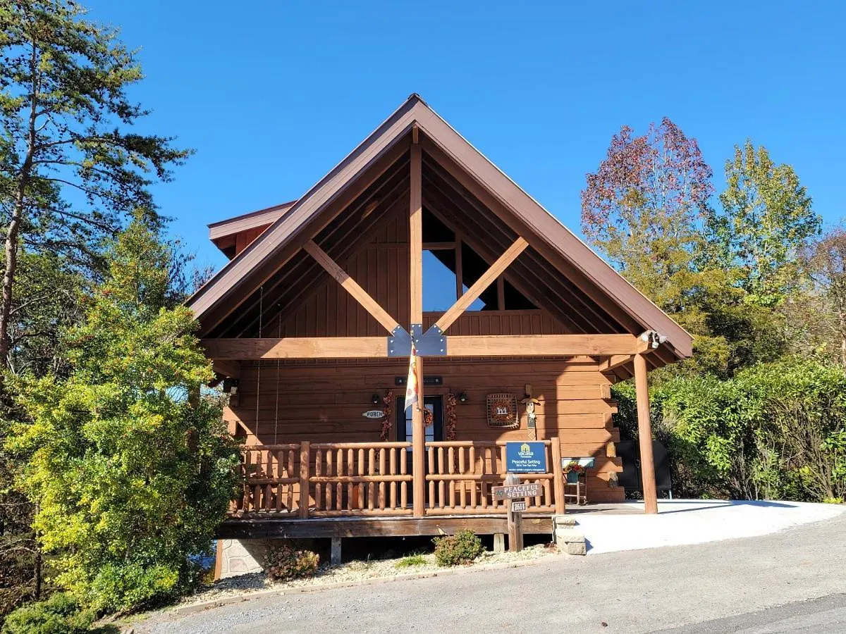 Peaceful Setting Cabin * Pigeon Forge