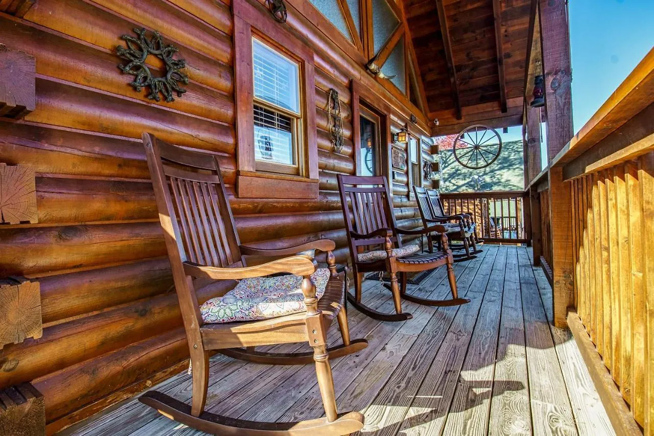 Holiday home Wild West: Pin Oak Cabin In The Heart Of Pigeon Forge, Hot Tub And Pool! Pigeon Forge