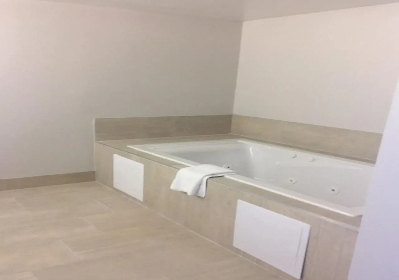 Express & By Ihg Pigeon Forge