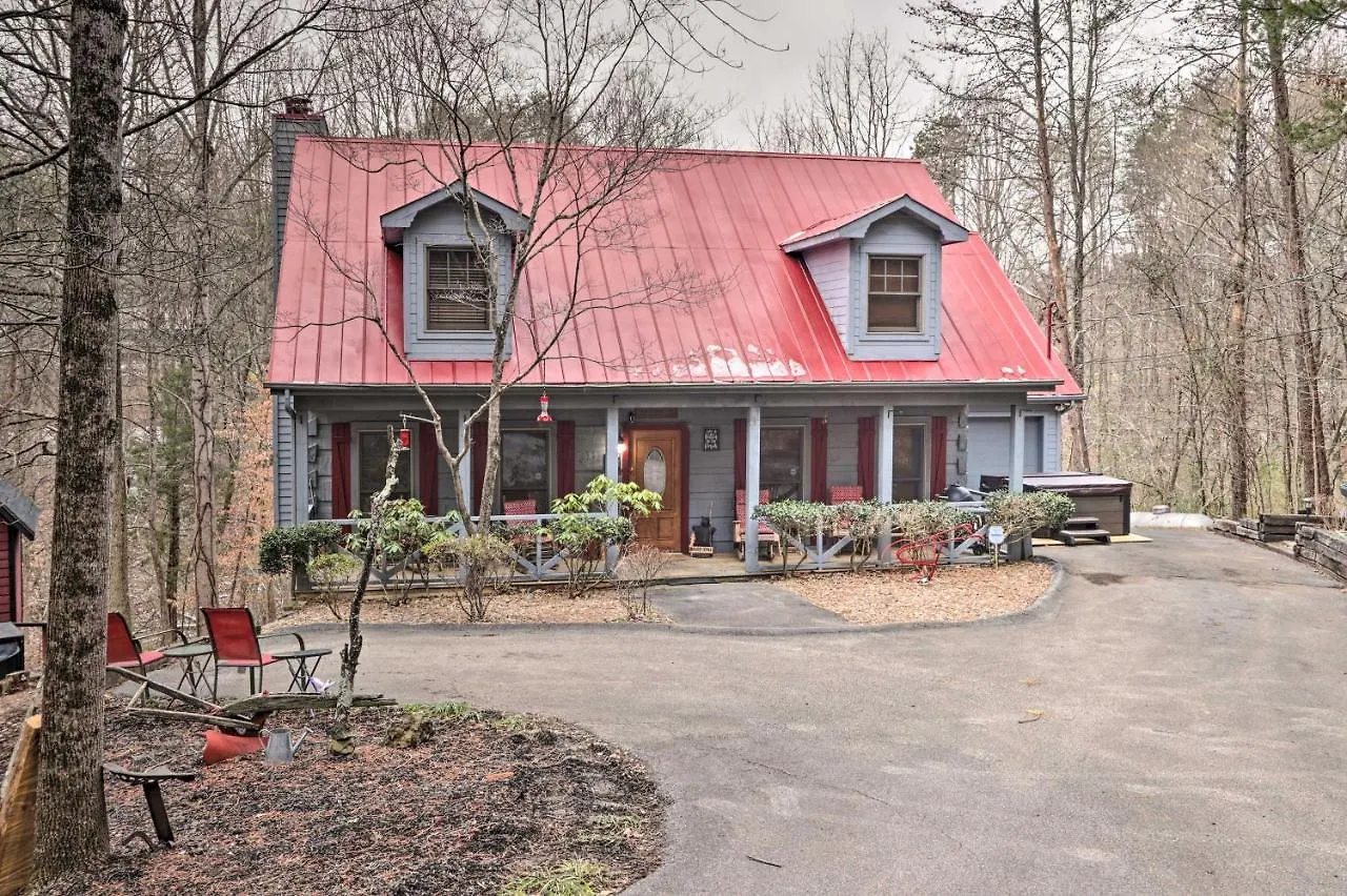 Holiday home With Hot Tub, 12 Mi To Dollywood! Pigeon Forge