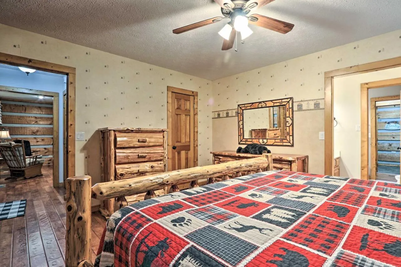 With Hot Tub, 12 Mi To Dollywood! * Pigeon Forge