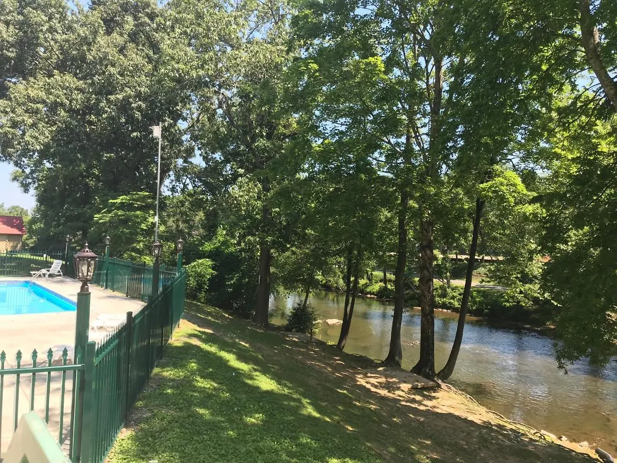 The River Apartment *
