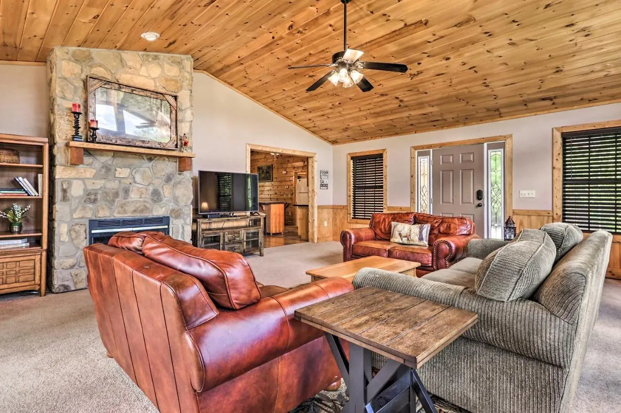 Log Cabin With Deck And Hot Tub 5 Mi To Dollywood!