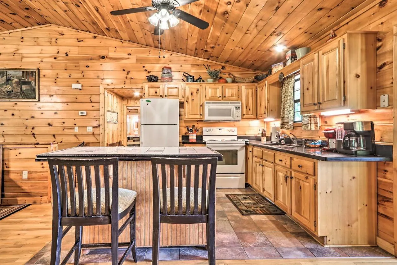 Log Cabin With Deck And Hot Tub 5 Mi To Dollywood! Holiday home *