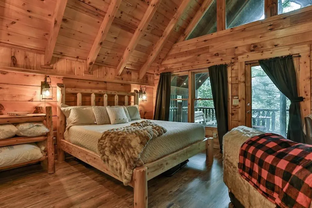 Alone At Last - Sage Vacations * Pigeon Forge