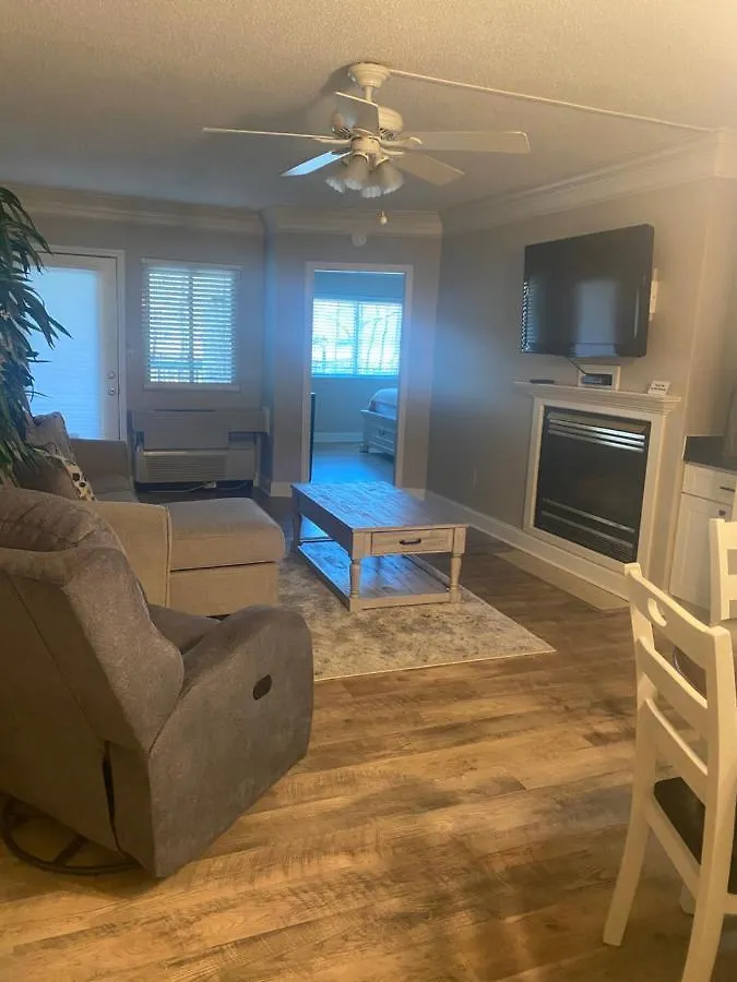 River Place #102 2bd Holiday home