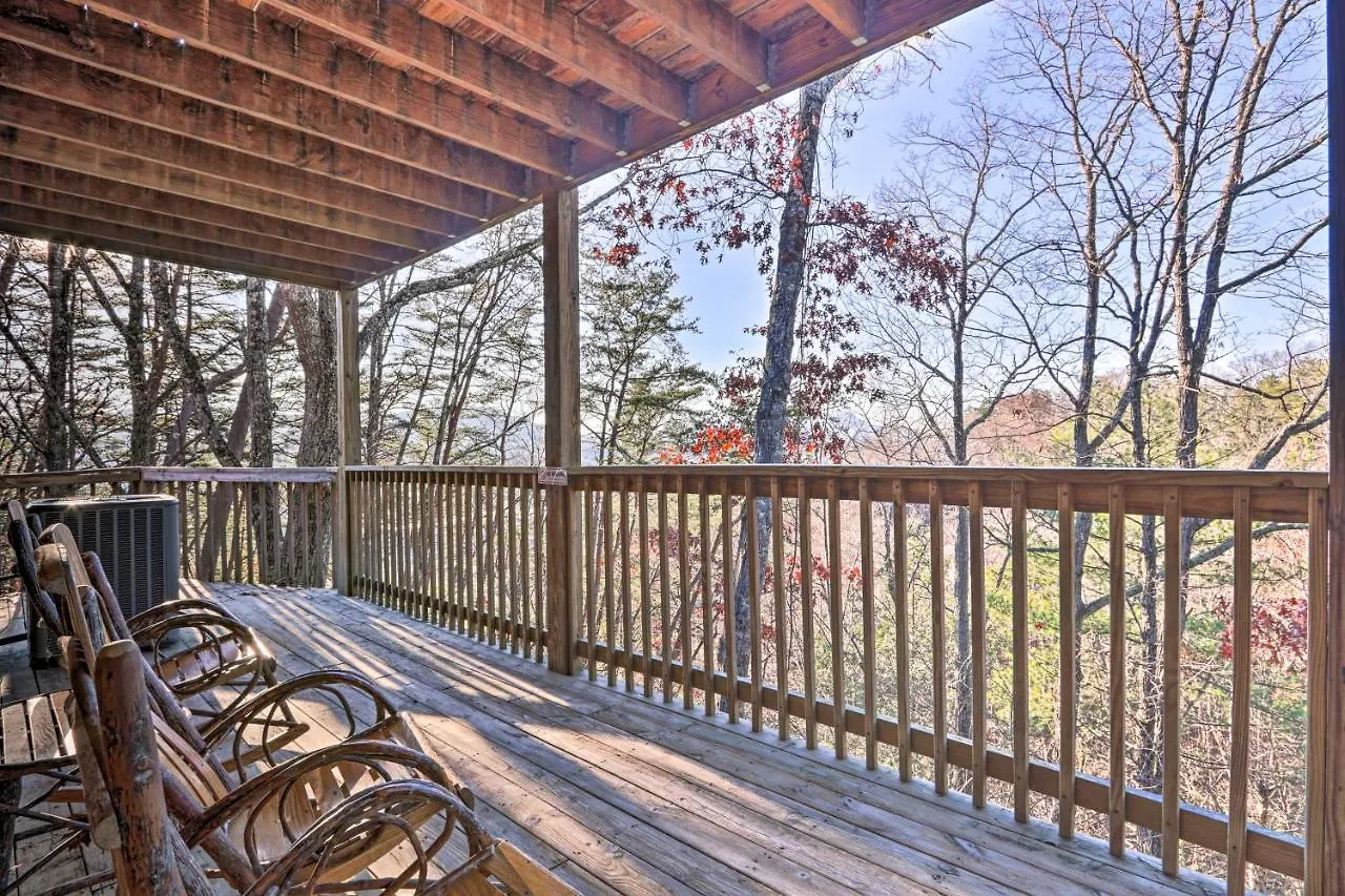 Holiday home Luxe With Hot Tub, Theater, Pool Table, Arcade Pigeon Forge