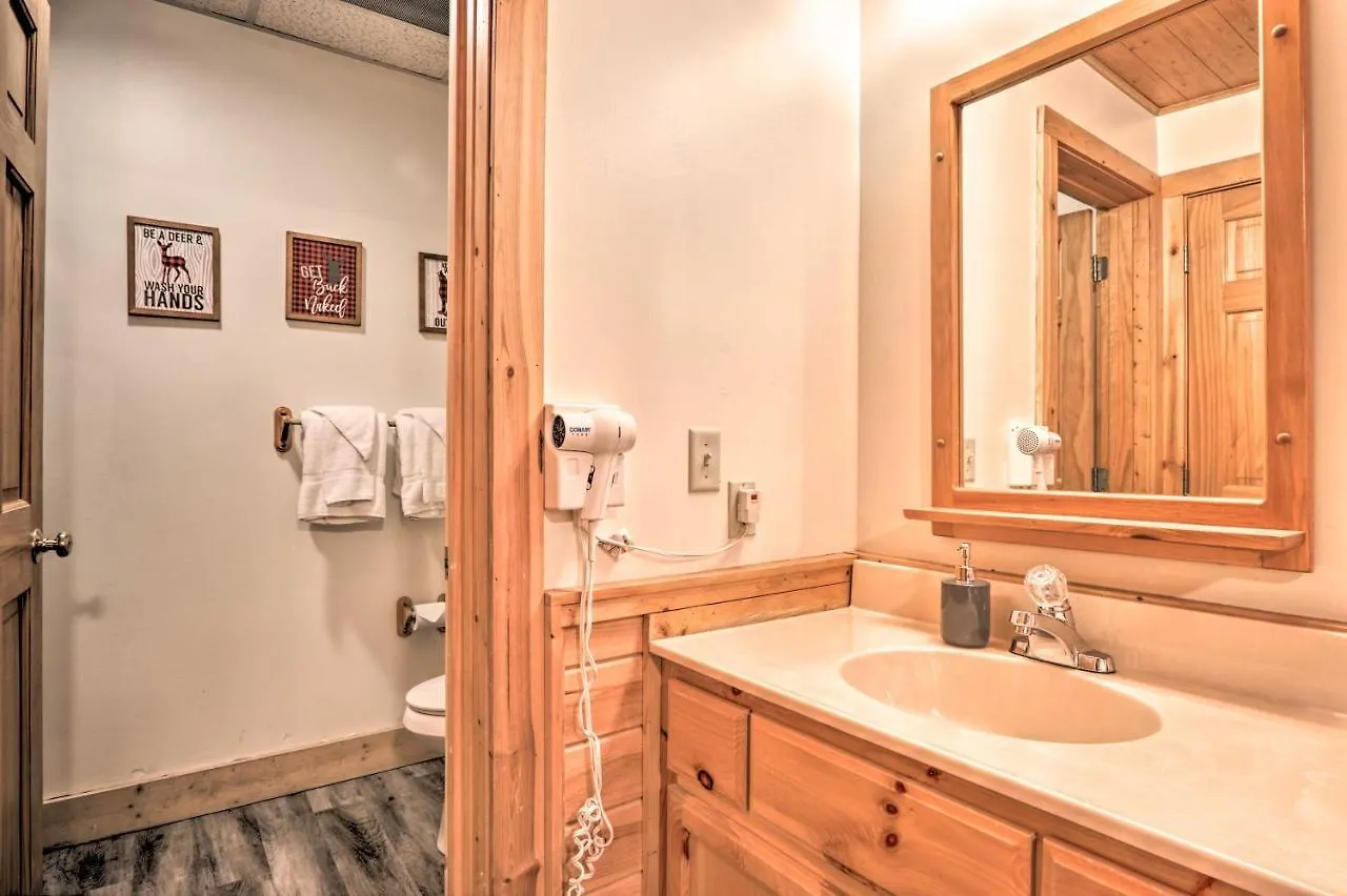 Cozy Cabin With Hot Tub In The Heart Of * Pigeon Forge