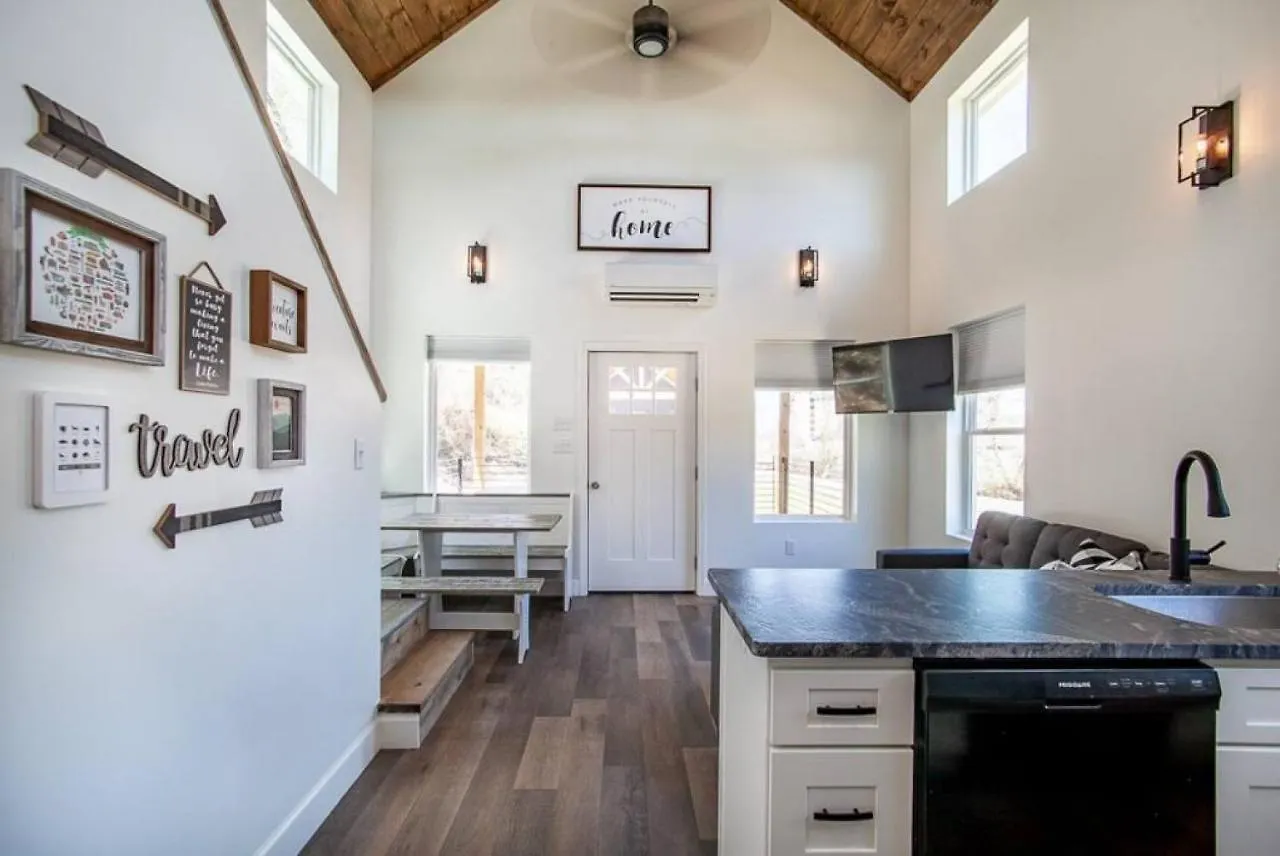 Charming Smoky Mountain Tiny House Holiday home *