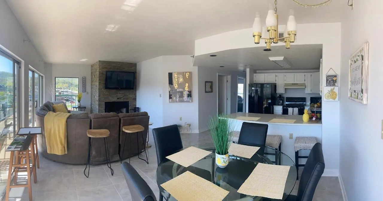 River Place #711 3bd