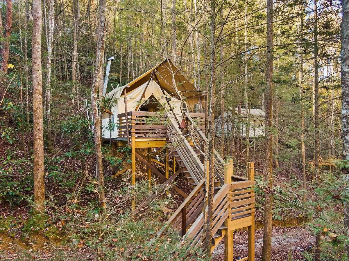 Under Canvas Great Smoky Mountains Luxury tent Pigeon Forge