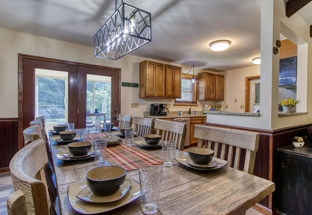 Chalet Getaway, Hot Tub, Game Room, Wifi, 1089 Free Tickets Each Paid Day, Dollywood And *