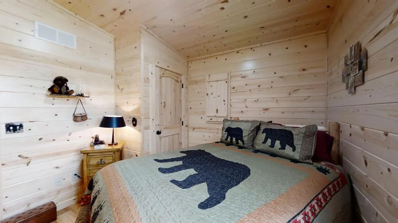 Cozy Bear Den 鸽子谷