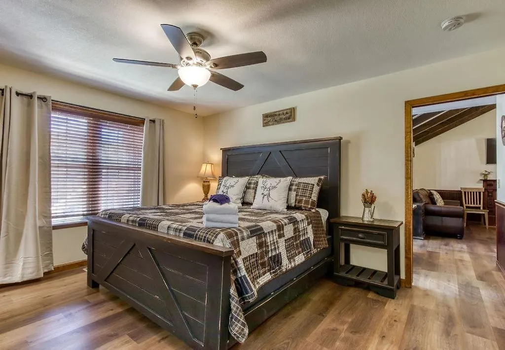 Getaway, Hot Tub, Game Room, Wifi, 1089 Free Tickets Each Paid Day, Dollywood And Chalet Pigeon Forge