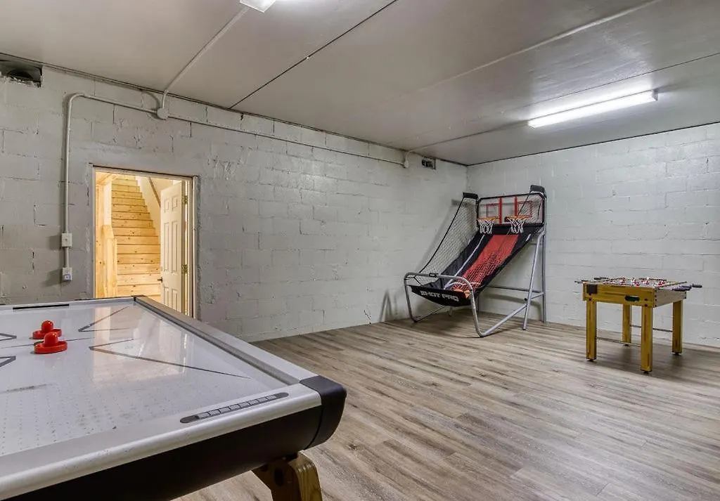 Chalet Getaway, Hot Tub, Game Room, Wifi, 1089 Free Tickets Each Paid Day, Dollywood And *