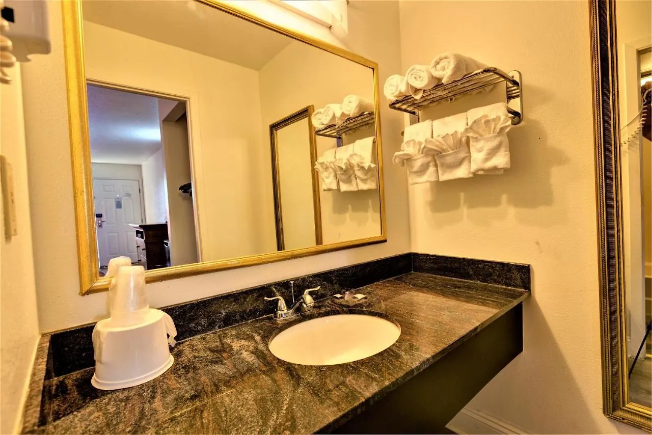 Briarstone Hotel 2*