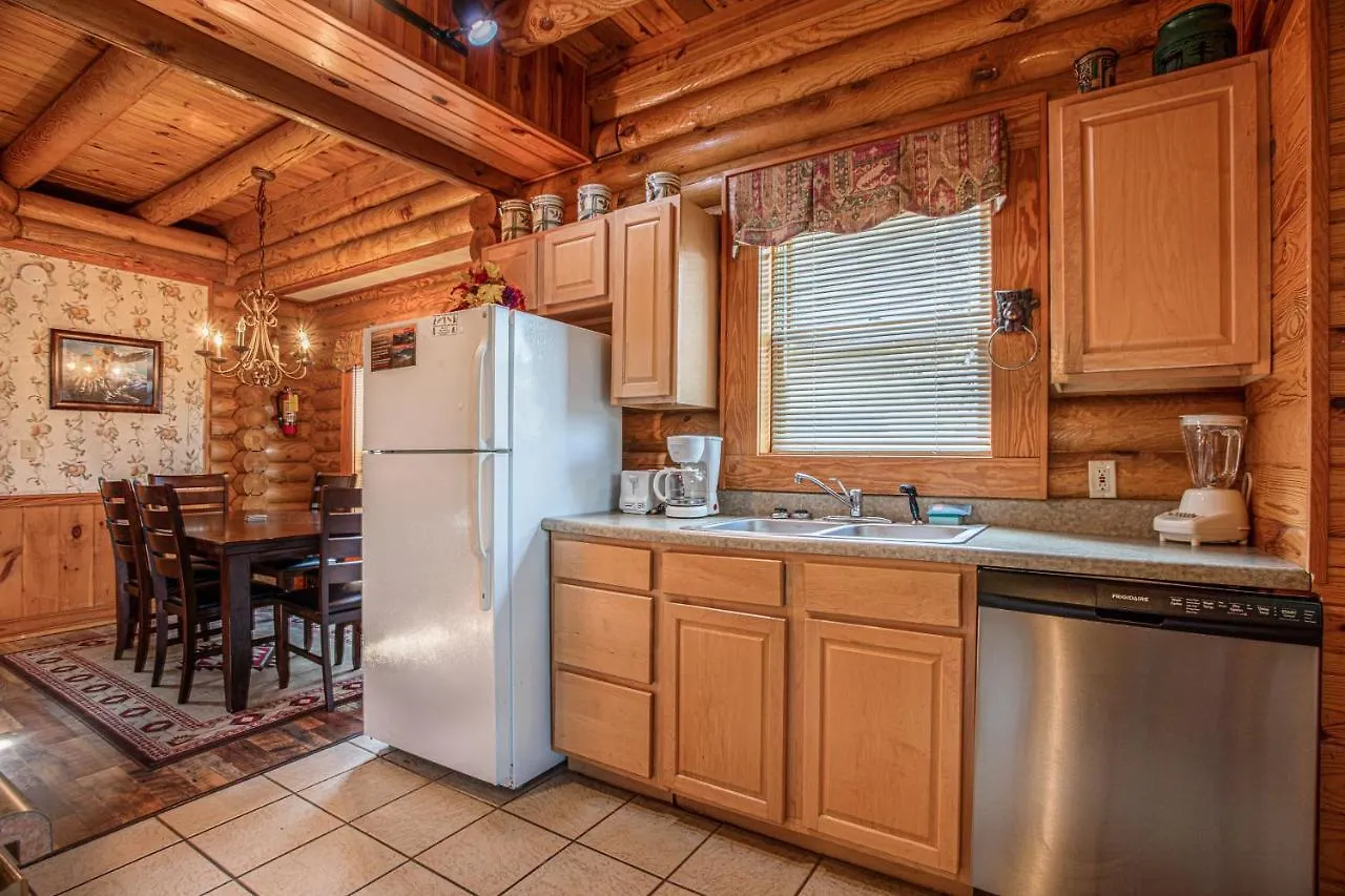 Great Wolf Cabin In Pigeon Forge! Holiday home