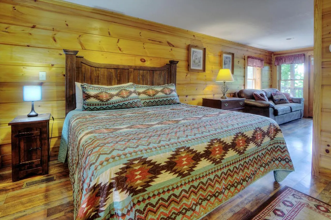 Great Wolf Cabin In Pigeon Forge! Holiday home