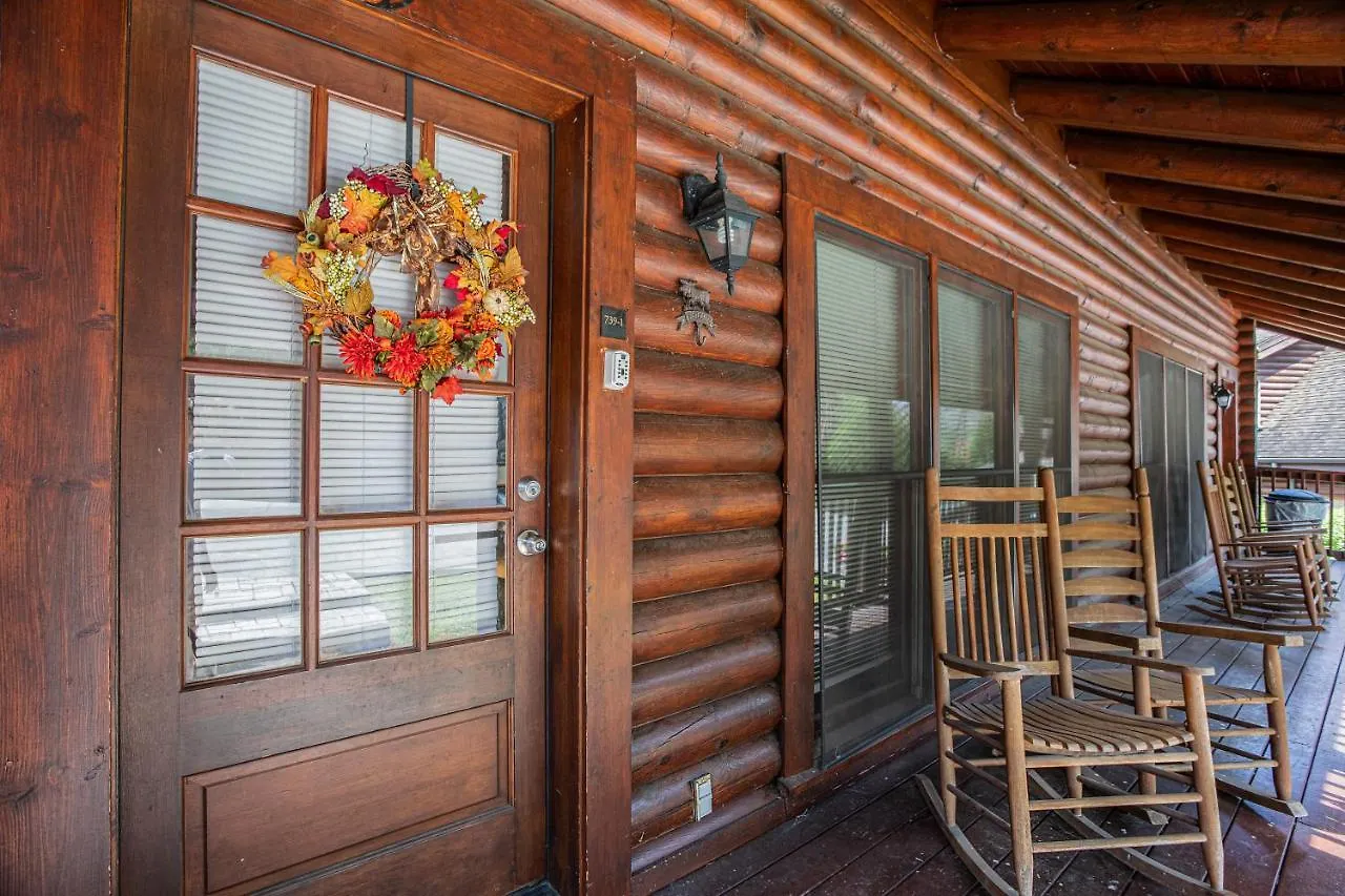 Holiday home Great Wolf Cabin In Pigeon Forge!