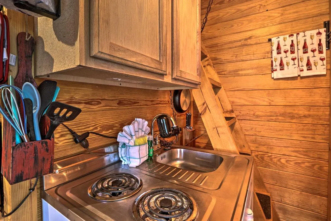 Pigeon Forge Tiny Home Hike, Sip And Explore! Apartman