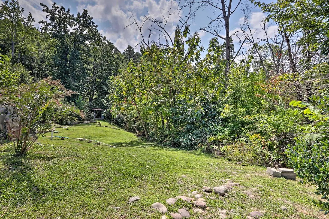Pigeon Forge Tiny Home Hike, Sip And Explore!
