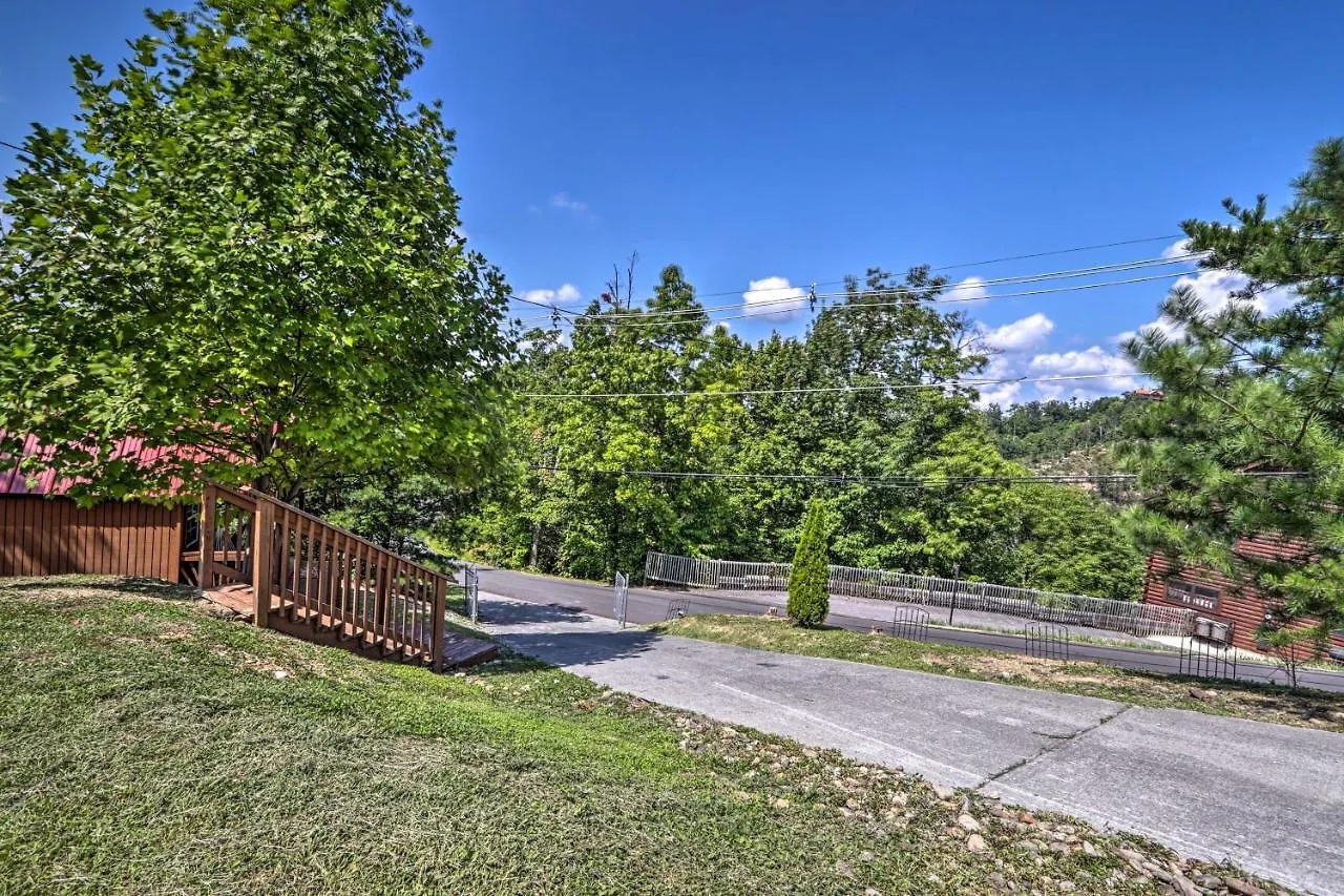 Pigeon Forge Tiny Home Hike, Sip And Explore! Pigeon Forge
