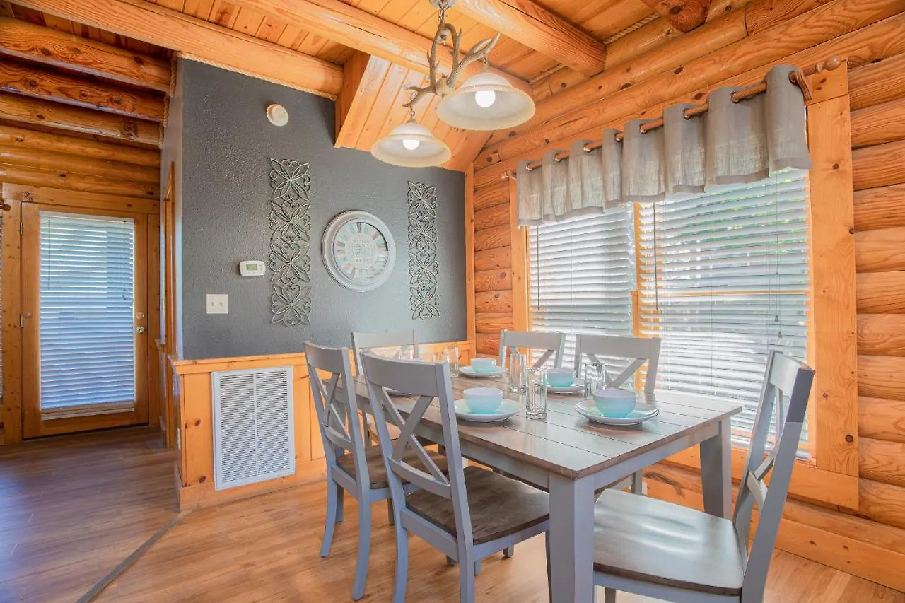 Deer Tracks Retreat In Pigeon Forge! Pigeon Forge