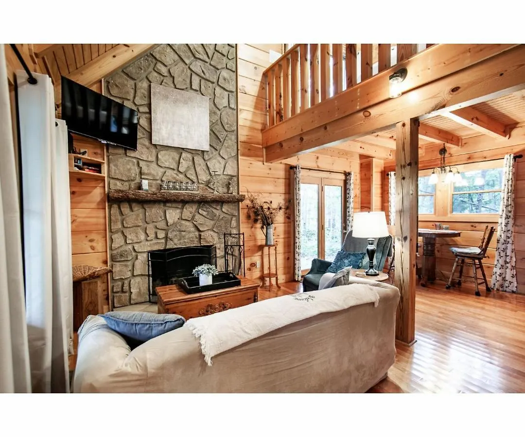 Casa de Férias Sweet Dreams With Romantic, Hot Tub And Pool Table *