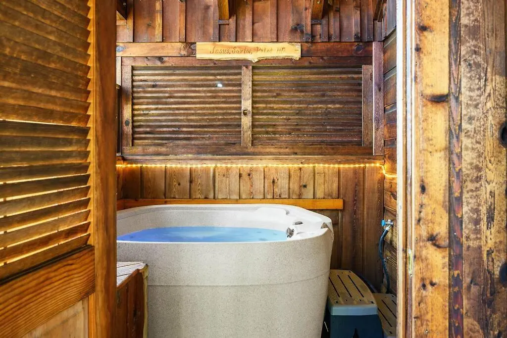 Do Not Disturb - Smoky Mountain Cabin, Hot Tub, Fireplace Nyaraló