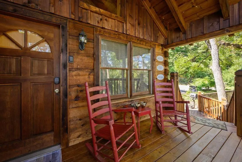 Casa de Férias Do Not Disturb - Smoky Mountain Cabin, Hot Tub, Fireplace Pigeon Forge