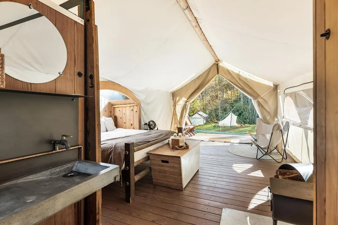 Under Canvas Great Smoky Mountains Luxury tent