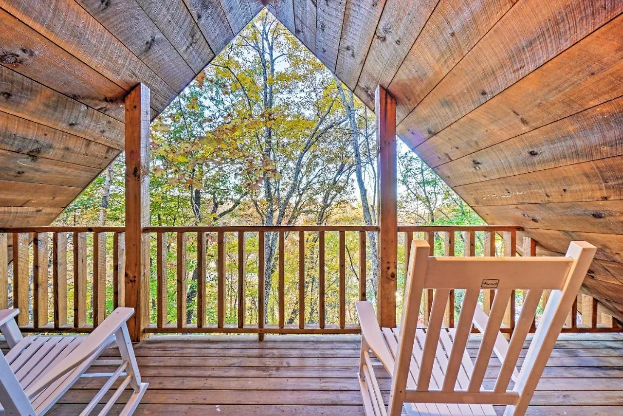 Grin N Bear It With Hot Tub And Fire Pit! * Pigeon Forge