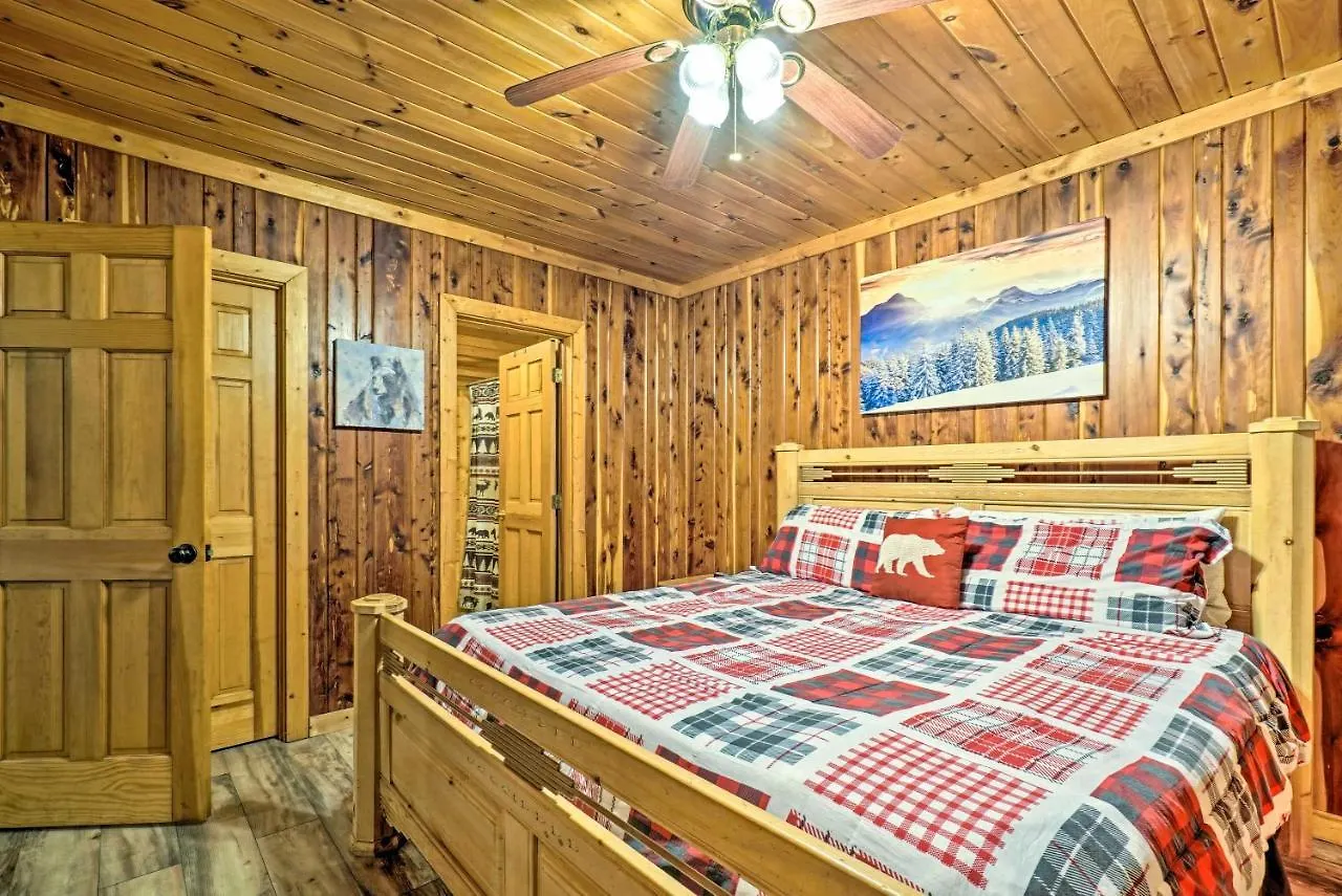 Grin N Bear It With Hot Tub And Fire Pit! * Pigeon Forge