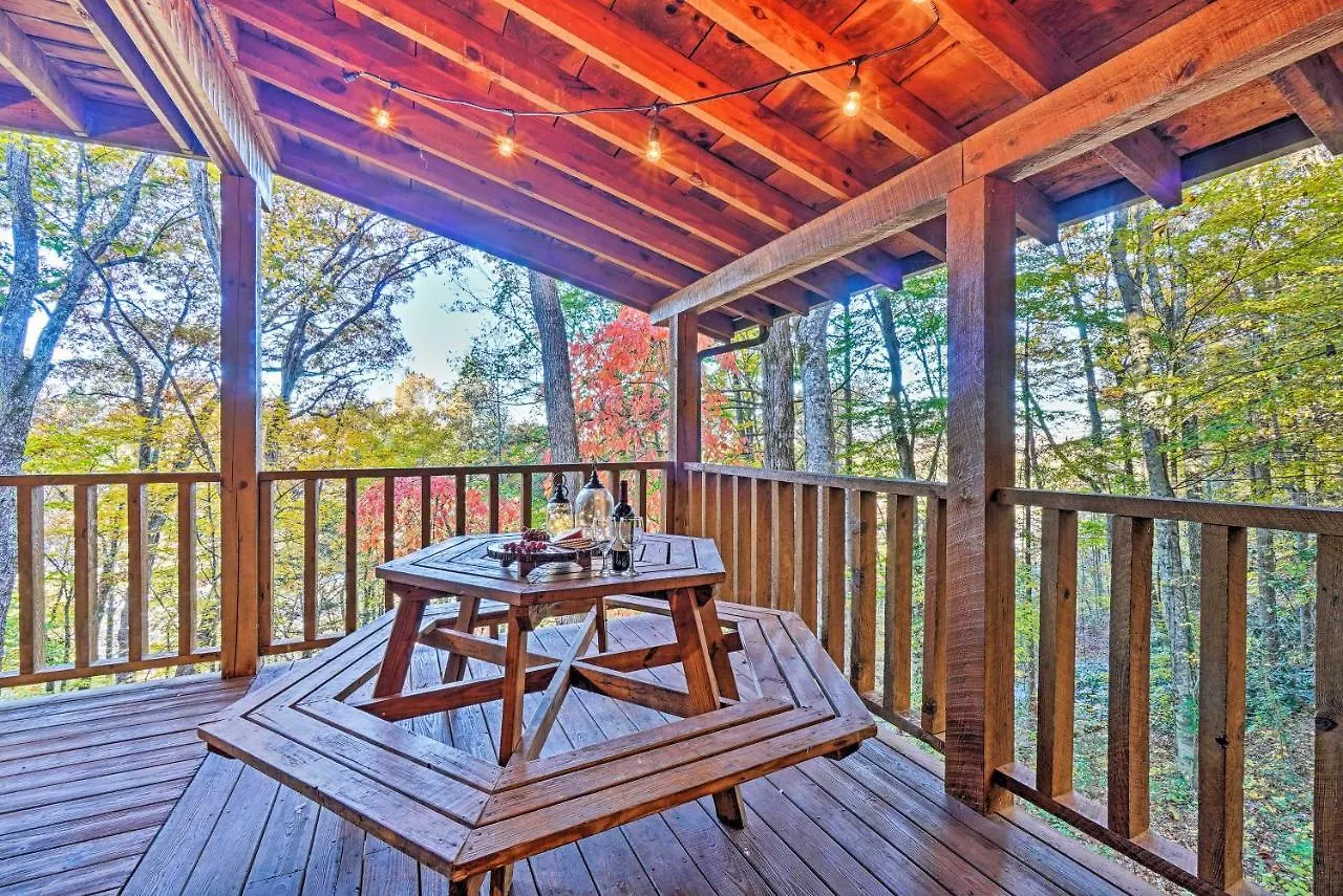 Grin N Bear It With Hot Tub And Fire Pit! Holiday home *