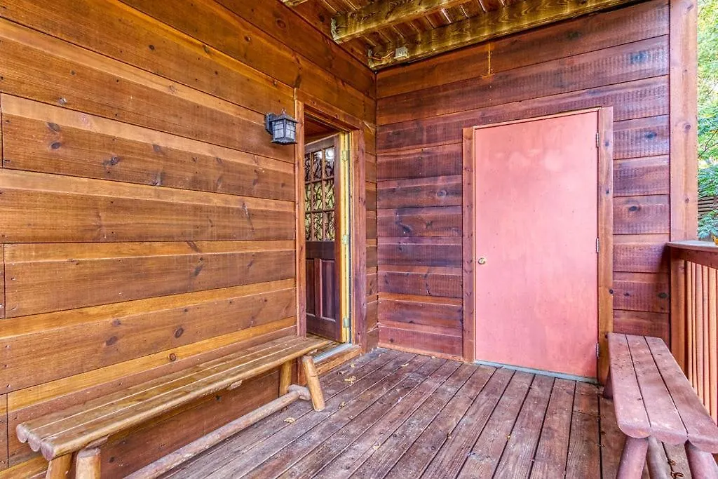 Nyaraló The Nut House, Hot Tub, Game Room, Wifi, 1089 Free Tickets Each Paid Day, Dollywood And More! *